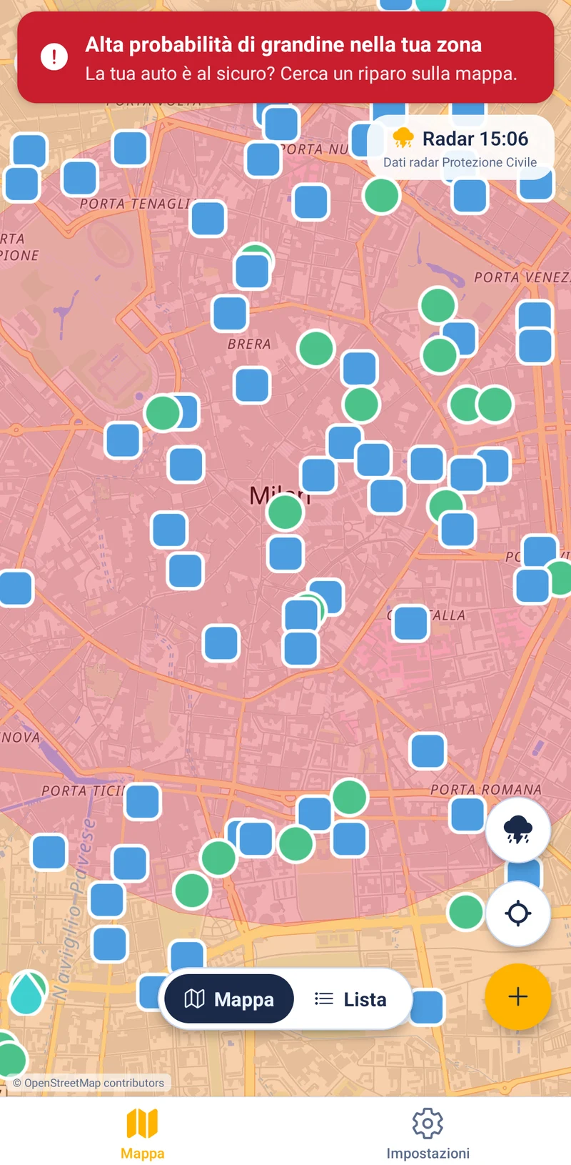 La mappa durante un temporale: le celle a rischio secondo il radar e la scheda che segnala alta probabilità di grandine nella tua zona.